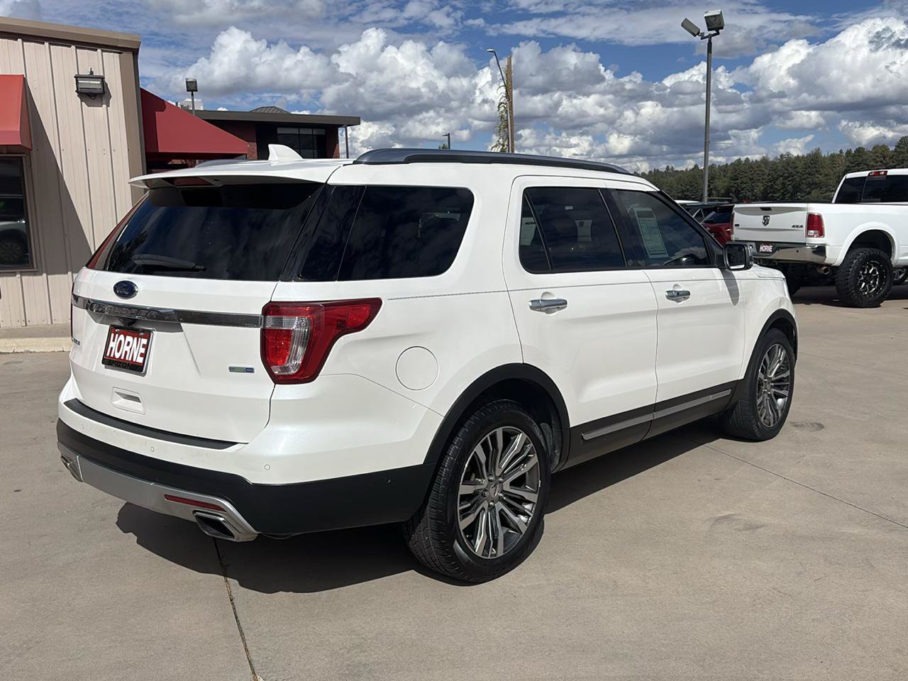 Used 2017 Ford Explorer Platinum AWD/4WD image 7