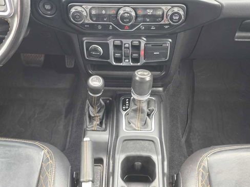 Used 2021 Jeep Wrangler Unlimited Sahara AWD/4WD image 13