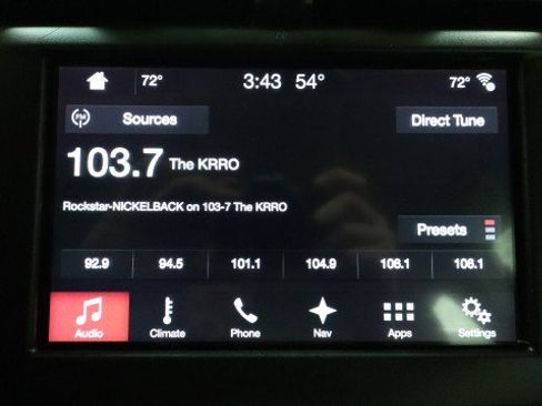 Used 2017 Ford Fusion SE w/ Fusion SE Technology Package image 15