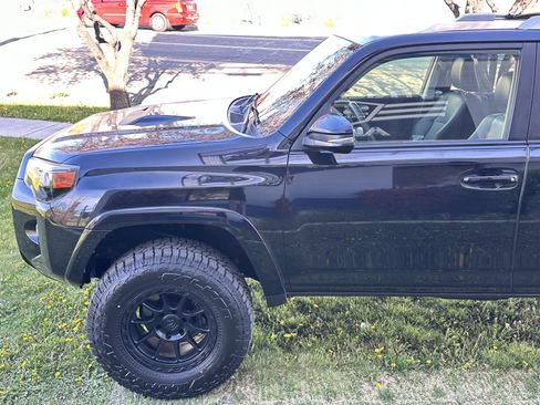 Used 2017 Toyota 4Runner SR5 Premium image 10