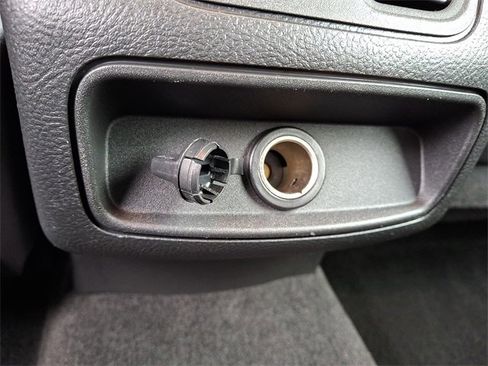 Used 2015 Ford Taurus SEL w/ Equipment Group 201A image 11