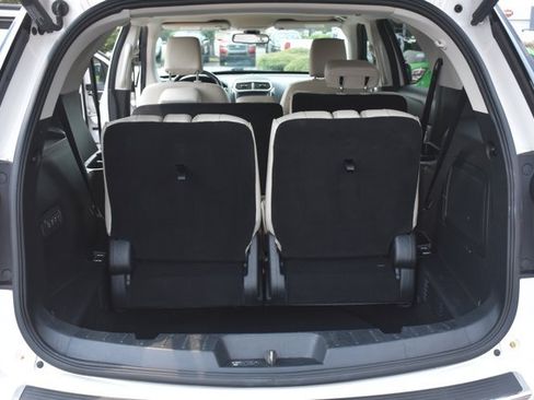 Used 2019 Ford Explorer Limited w/ Limited Luxury Package FWD image 19