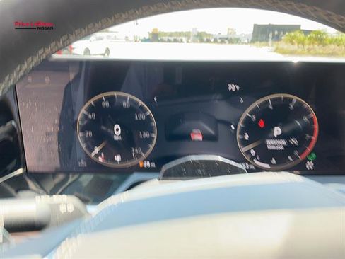 Used 2025 INFINITI QX80 Sensory image 18