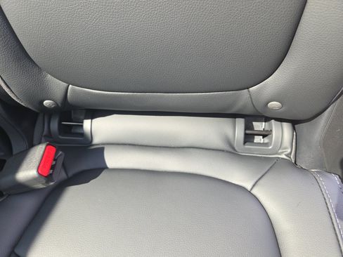 New 2025 Honda Pilot Touring image 38