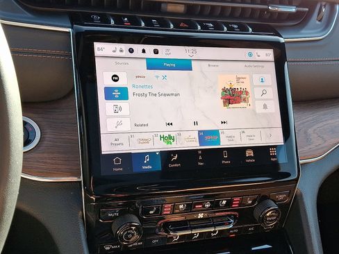 Used 2023 Jeep Grand Cherokee L Summit w/ Advanced Protech Group IV image 18