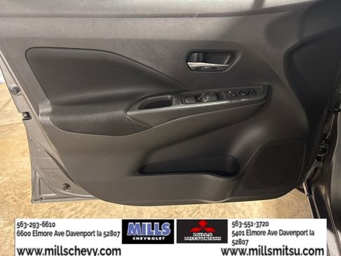 Used 2021 Nissan Versa SV image 9