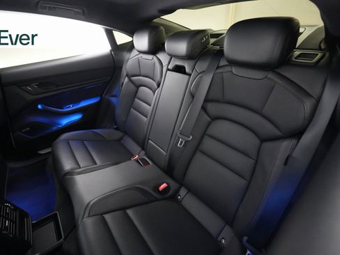 Used 2021 Porsche Taycan 4S image 10