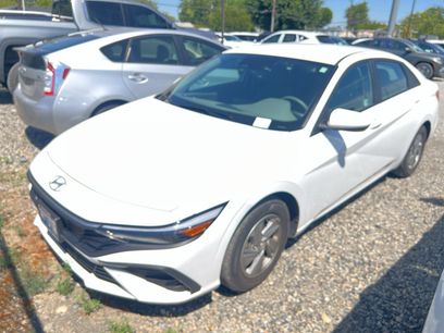 Certified 2025 Hyundai Elantra SE