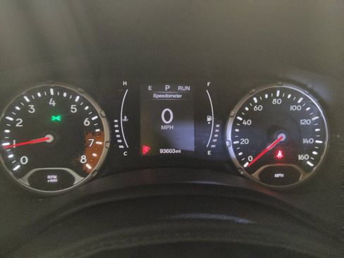 Used 2016 Jeep Renegade Latitude w/ Cold Weather Group AWD/4WD image 23