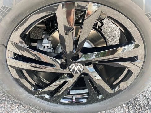 New 2026 Volkswagen Atlas Cross Sport SEL R-Line AWD/4WD image 18