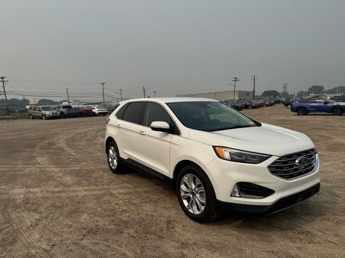 Used 2022 Ford Edge Titanium w/ Equipment Group 301A AWD/4WD image 5