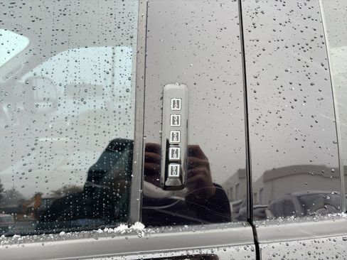 Used 2018 Ford F350 Lariat w/ Lariat Value Package image 11