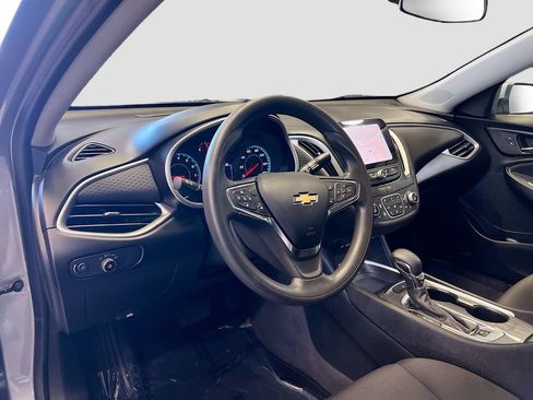 Used 2023 Chevrolet Malibu LT FWD image 9