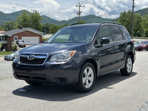 Used 2015 Subaru Forester 2.5i Premium w/ All-Weather Package AWD/4WD image 7