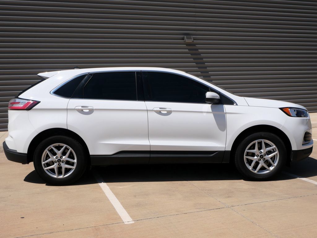 Used 2024 Ford Edge SEL AWD/4WD image 2