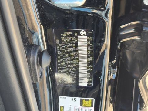 Used 2025 Toyota Corolla LE image 27