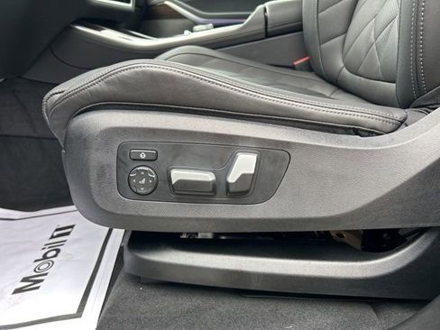 Used 2025 BMW X5 xDrive40i w/ Premium Package image 13