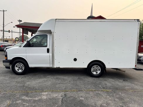 Used 2019 GMC Savana 3500 w/ Power Convenience Package RWD image 9