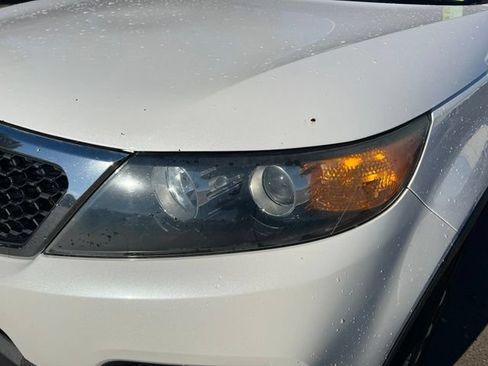 Used 2013 Kia Sorento LX w/ Convenience Pkg AWD/4WD image 10