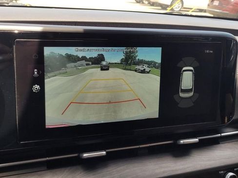 Used 2024 Kia Carnival EX FWD image 27