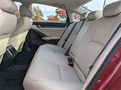 Used 2022 Honda Accord Touring image 13
