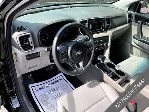 Used 2018 Kia Sportage LX AWD/4WD image 11