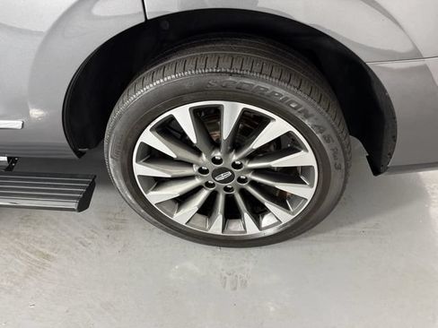 Used 2021 Lincoln Navigator Reserve AWD/4WD image 6