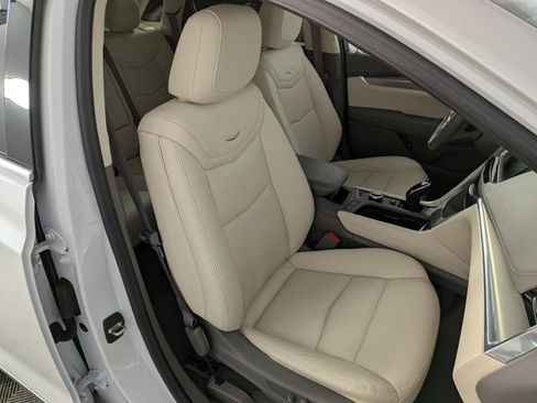 Certified 2023 Cadillac XT5 Premium Luxury w/ LPO, Floor Liner Package image 33