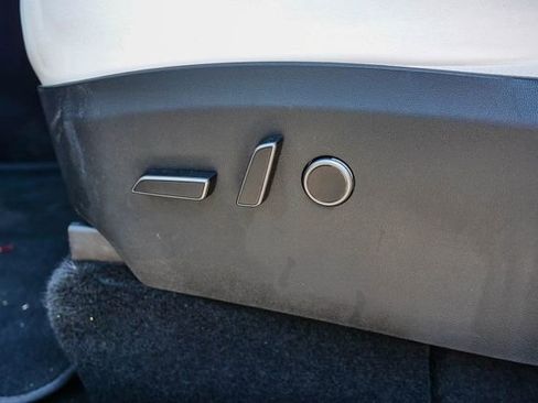 Used 2023 Tesla Model Y Long Range AWD/4WD image 22
