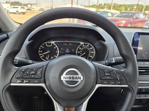 Used 2022 Nissan Altima 2.5 SV image 28