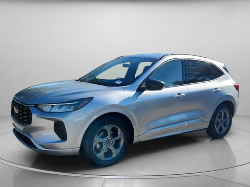 Used 2024 Ford Escape ST-Line image 2