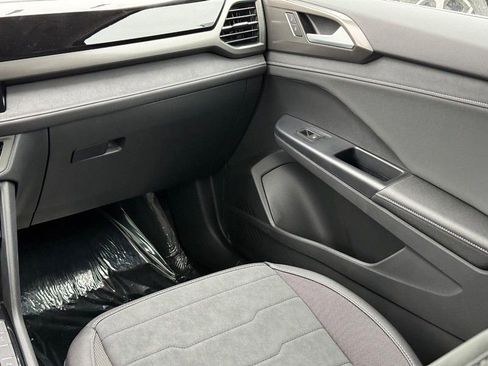 New 2026 Volkswagen Taos SE AWD/4WD image 10