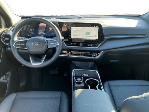 Used 2026 Chevrolet Equinox LT w/ Convenience Package II image 17