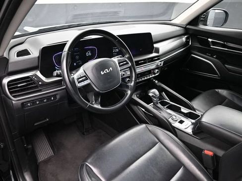 Used 2025 Kia Telluride S AWD/4WD image 14