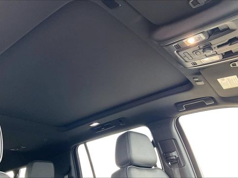 Used 2022 GMC Yukon XL Denali AWD/4WD image 28