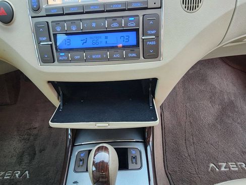 Used 2009 Hyundai Azera Limited w/ Ultimate Navigation Pkg 4 FWD image 34
