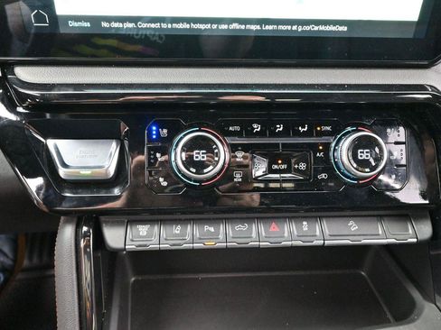 Used 2025 GMC Sierra 2500 AT4 AWD/4WD image 25