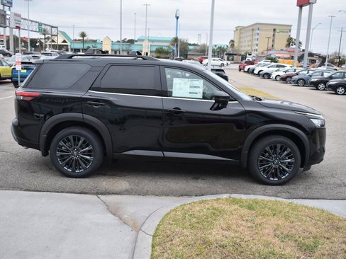 New 2026 Nissan Pathfinder SL w/ SL Premium Package image 15