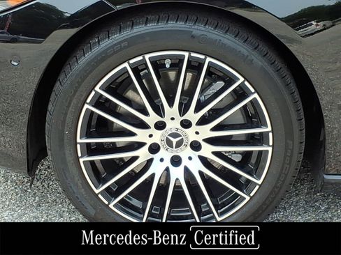 Used 2025 Mercedes-Benz C 300 4MATIC Sedan image 4