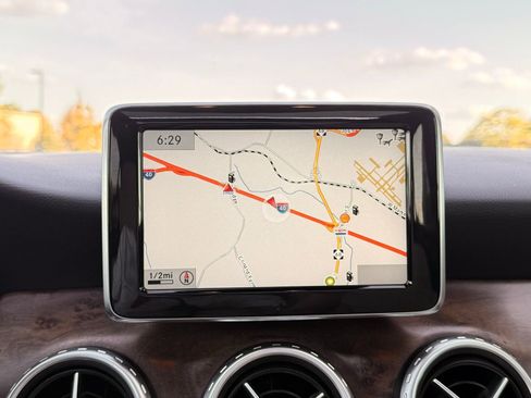 Used 2015 Mercedes-Benz GLA 250 4MATIC image 42