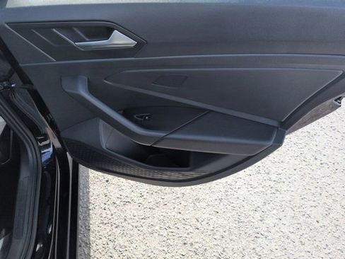 Used 2024 Volkswagen Jetta SE image 31