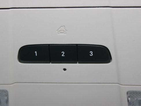 Used 2023 Buick Enclave Essence FWD image 49