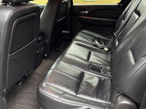 Used 2013 Chevrolet Suburban LT w/ Luxury Package image 14