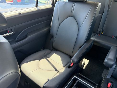 Used 2025 Toyota Grand Highlander FWD image 40