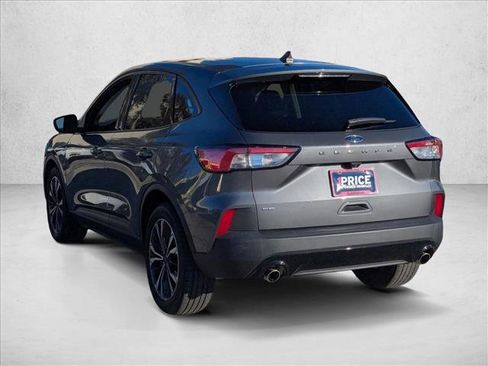 Used 2022 Ford Escape SE w/ SE Sport Appearance Package image 8