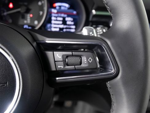 Certified 2026 Porsche Macan AWD/4WD image 25