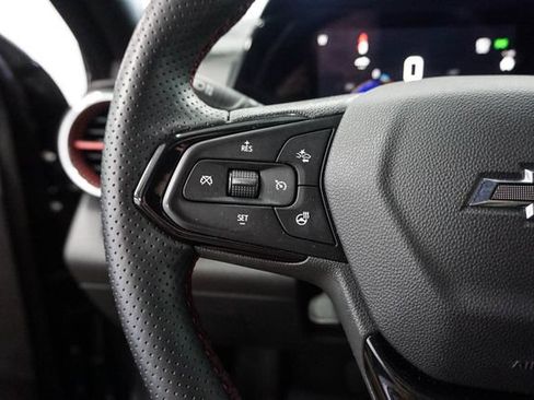 Used 2025 Chevrolet Trax RS w/ Driver Confidence Package FWD image 18