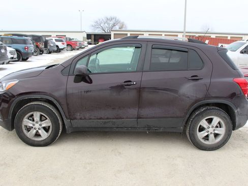 Used 2021 Chevrolet Trax LT w/ Driver Confidence Package image 3