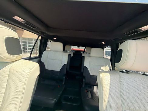 Used 2023 Toyota Sequoia Capstone AWD/4WD image 22