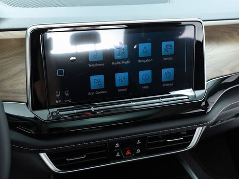 New 2026 Volkswagen Atlas SE image 25